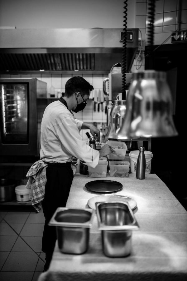 Hotel Restaurant La Musardiere Giverny Bagian luar foto